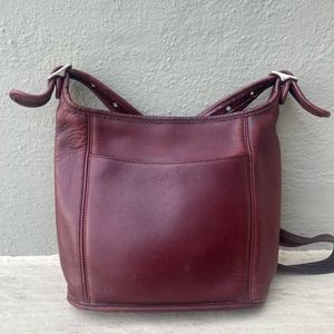 Vintage Coach Slim Duffle Medium in Burgundy Leather Crossbody 9816
